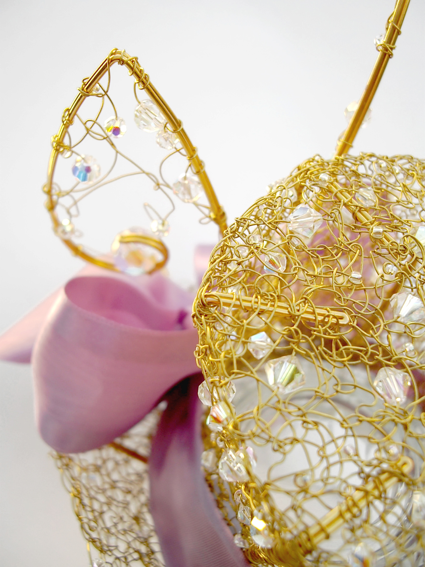 chantal_mallett_accessories_gold_crown_mini_top_hat_Satine_3